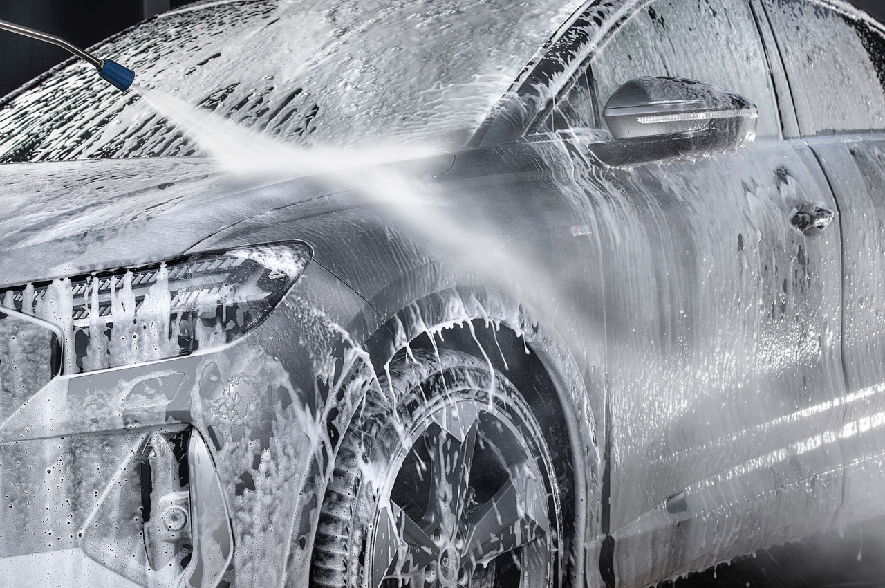 Tvätta din bil hos Huddingetvätten